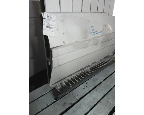FREIGHTLINER CENTURY 120 CAB SKIRTSIDE FAIRING