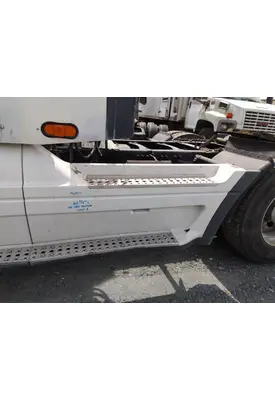 FREIGHTLINER CENTURY 120 CAB SKIRT/SIDE FAIRING