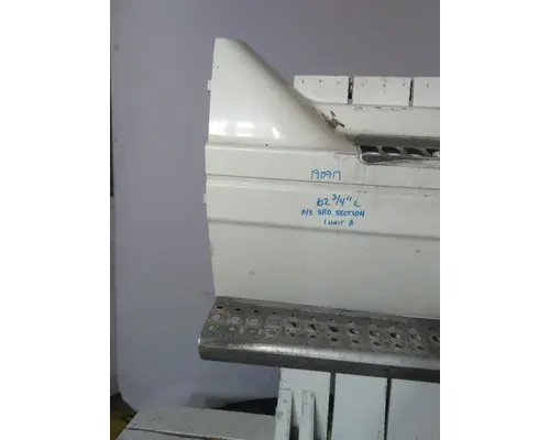 FREIGHTLINER CENTURY 120 CAB SKIRTSIDE FAIRING