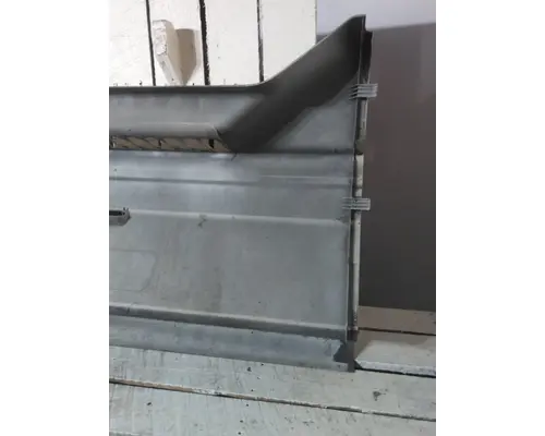 FREIGHTLINER CENTURY 120 CAB SKIRTSIDE FAIRING