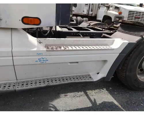 FREIGHTLINER CENTURY 120 CAB SKIRTSIDE FAIRING