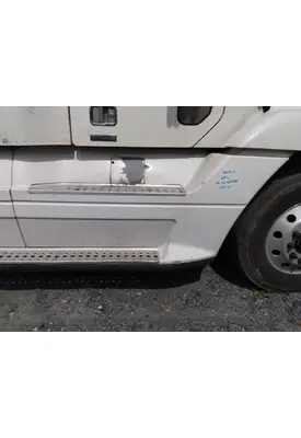 FREIGHTLINER CENTURY 120 CAB SKIRT/SIDE FAIRING