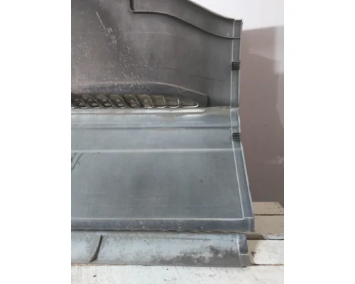 FREIGHTLINER CENTURY 120 CAB SKIRTSIDE FAIRING