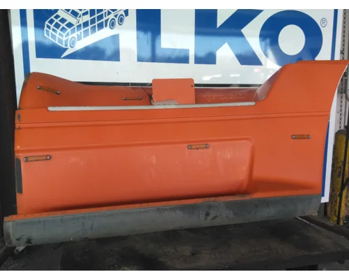 FREIGHTLINER CENTURY 120 CAB SKIRT/SIDE FAIRING