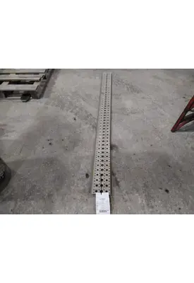 FREIGHTLINER CENTURY 120 CAB STEP