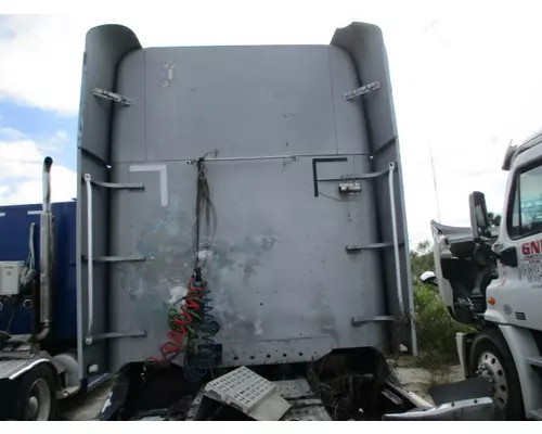 FREIGHTLINER CENTURY 120 CAB