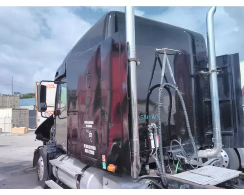 FREIGHTLINER CENTURY 120 CAB