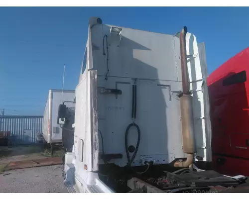 FREIGHTLINER CENTURY 120 CAB