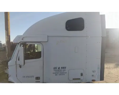 FREIGHTLINER CENTURY 120 CAB