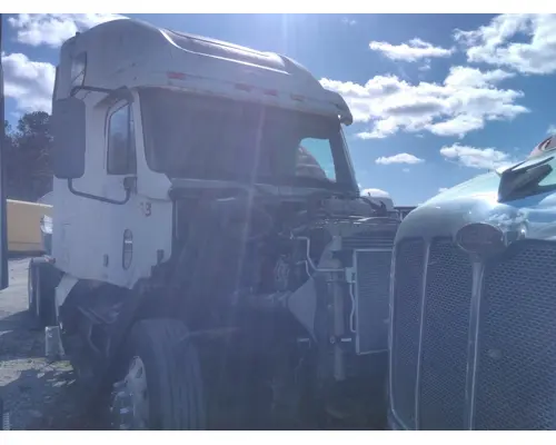 FREIGHTLINER CENTURY 120 CAB