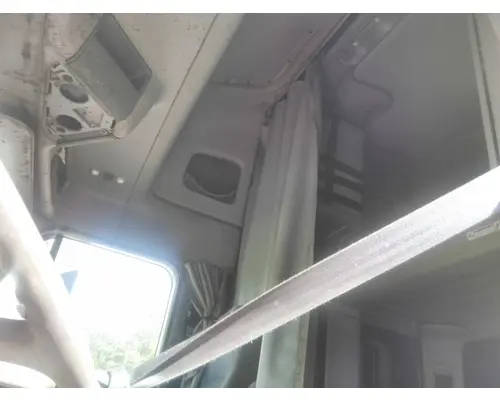 FREIGHTLINER CENTURY 120 CAB