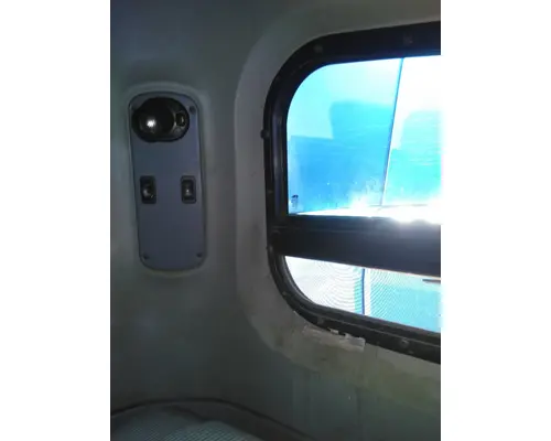 FREIGHTLINER CENTURY 120 CAB