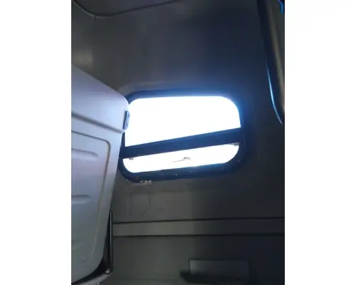FREIGHTLINER CENTURY 120 CAB