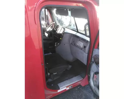 FREIGHTLINER CENTURY 120 CAB