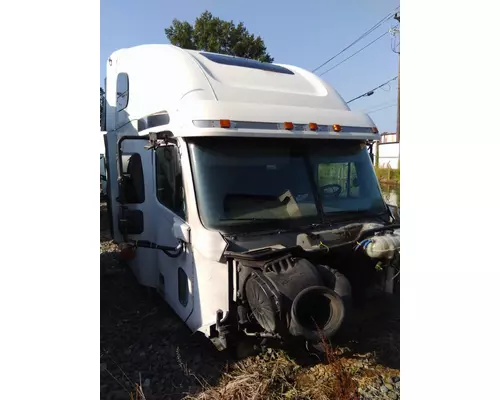 FREIGHTLINER CENTURY 120 CAB