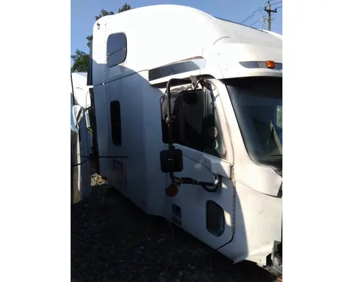 FREIGHTLINER CENTURY 120 CAB