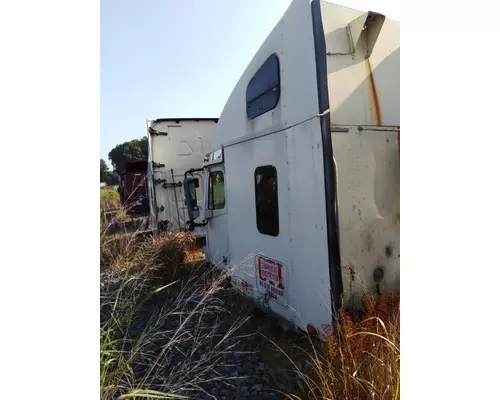 FREIGHTLINER CENTURY 120 CAB