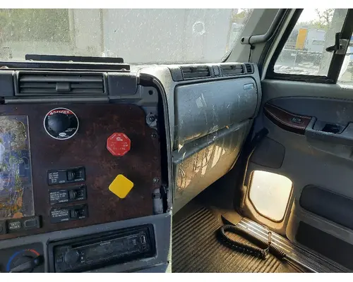FREIGHTLINER CENTURY 120 CAB