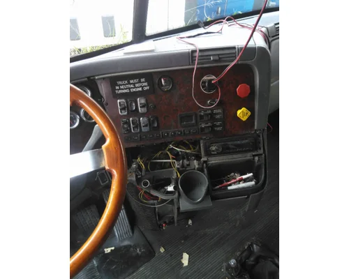 FREIGHTLINER CENTURY 120 CAB