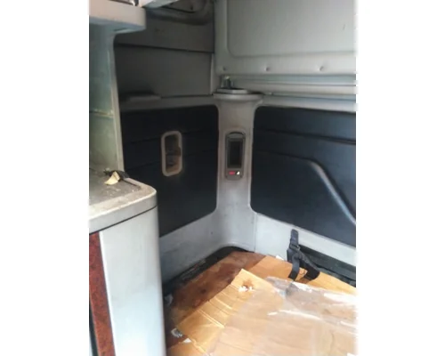 FREIGHTLINER CENTURY 120 CAB