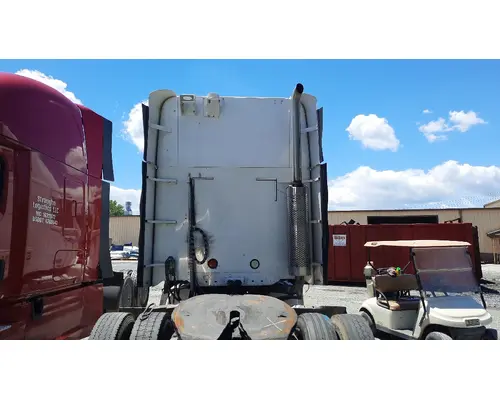 FREIGHTLINER CENTURY 120 CAB