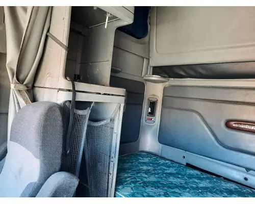 FREIGHTLINER CENTURY 120 CAB