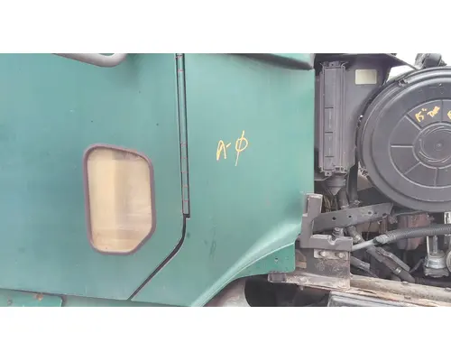 FREIGHTLINER CENTURY 120 COWL