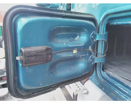 FREIGHTLINER CENTURY 120 DOOR, COMPARTMENT