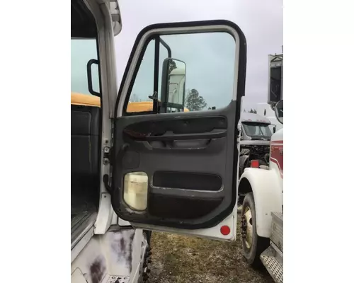 FREIGHTLINER CENTURY 120 DOOR ASSEMBLY, FRONT