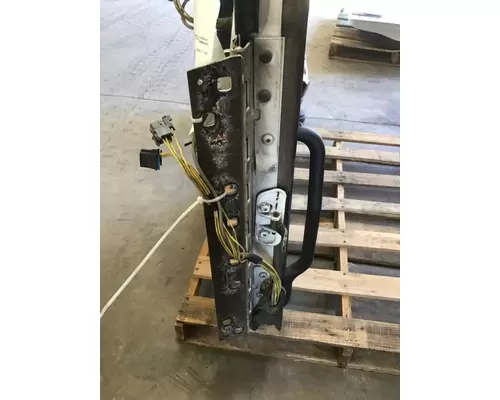 FREIGHTLINER CENTURY 120 DOOR ASSEMBLY, FRONT