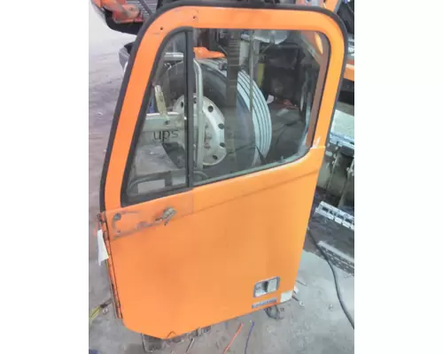 FREIGHTLINER CENTURY 120 DOOR ASSEMBLY, FRONT