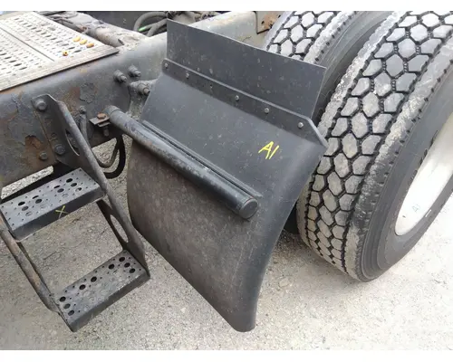 FREIGHTLINER CENTURY 120 FENDER, QUARTERHALF REAR