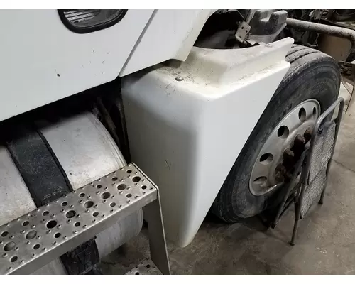 FREIGHTLINER CENTURY 120 FENDER EXTENSION