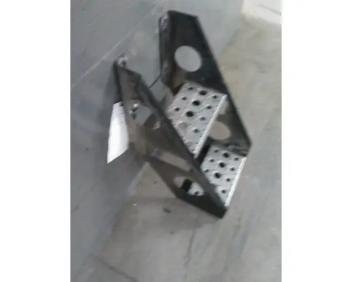 FREIGHTLINER CENTURY 120 FRAME STEP