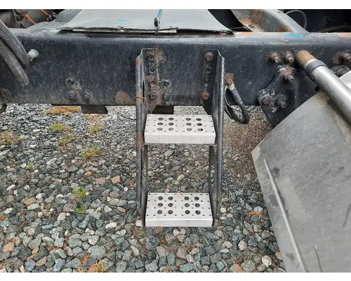 FREIGHTLINER CENTURY 120 FRAME STEP