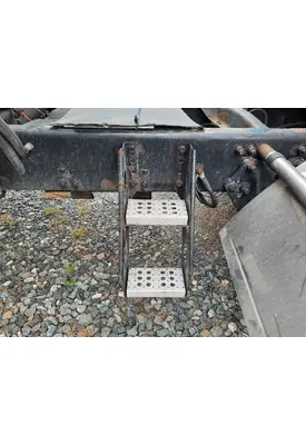 FREIGHTLINER CENTURY 120 FRAME STEP