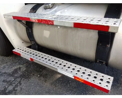 FREIGHTLINER CENTURY 120 FUEL TANK