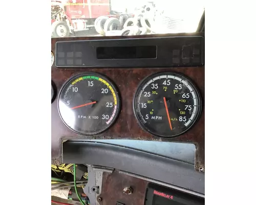 FREIGHTLINER CENTURY 120 GAUGE CLUSTER