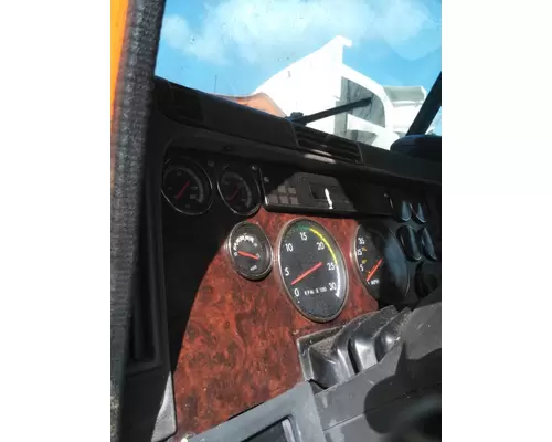 FREIGHTLINER CENTURY 120 GAUGE CLUSTER