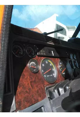 FREIGHTLINER CENTURY 120 GAUGE CLUSTER