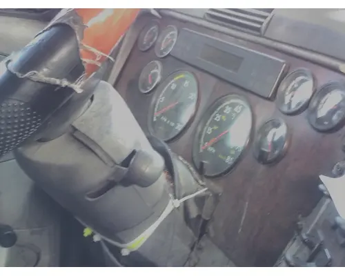 FREIGHTLINER CENTURY 120 GAUGE CLUSTER