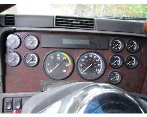 FREIGHTLINER CENTURY 120 GAUGE CLUSTER