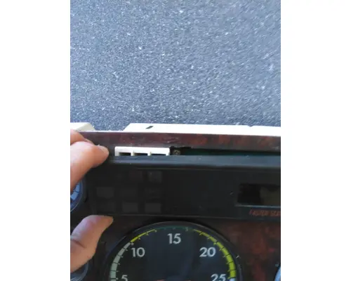 FREIGHTLINER CENTURY 120 GAUGE CLUSTER