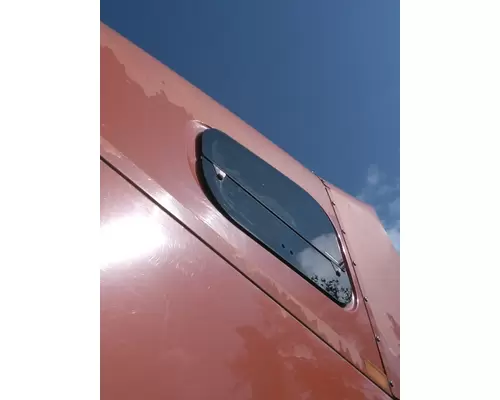 FREIGHTLINER CENTURY 120 GLASS, SLEEPER