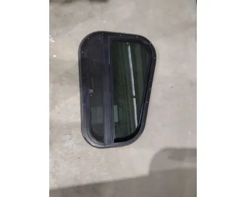 FREIGHTLINER CENTURY 120 GLASS, SLEEPER