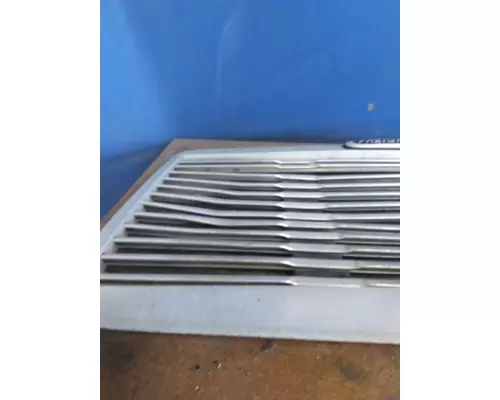 FREIGHTLINER CENTURY 120 GRILLE