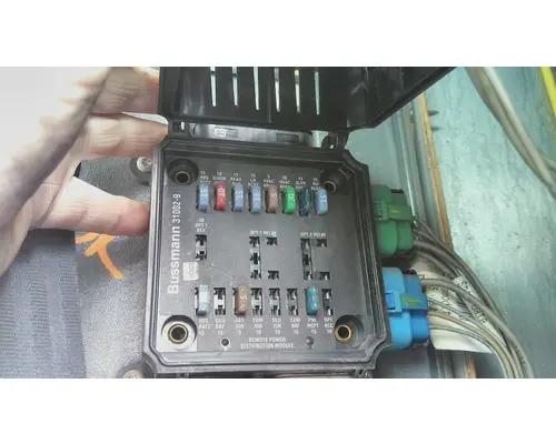 FREIGHTLINER CENTURY 120 POWERNET DISTRIBUTION BOX (PNDB)