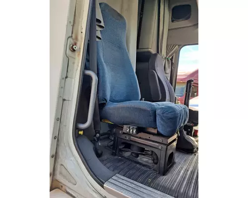 FREIGHTLINER CENTURY 120 SEAT, FRONT