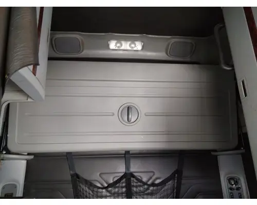 FREIGHTLINER CENTURY 120 SLEEPER BUNK