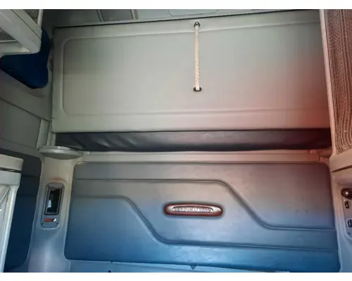 FREIGHTLINER CENTURY 120 SLEEPER BUNK